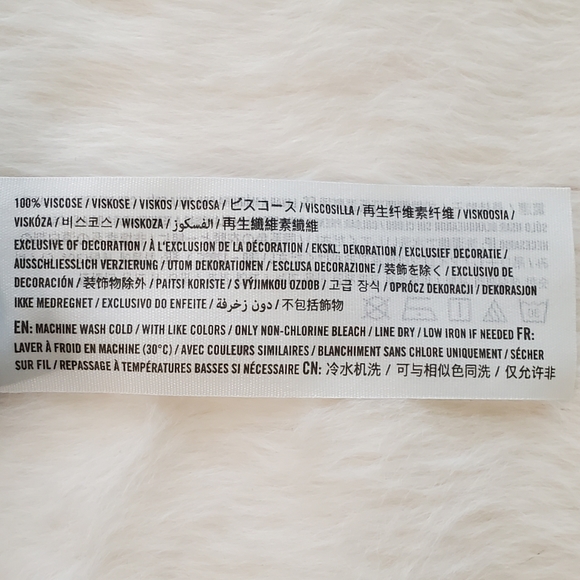 Hollister Black With Daisies Top - Picture 10 of 14